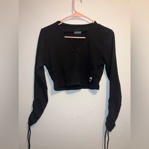 Cropped workout top long sleeves